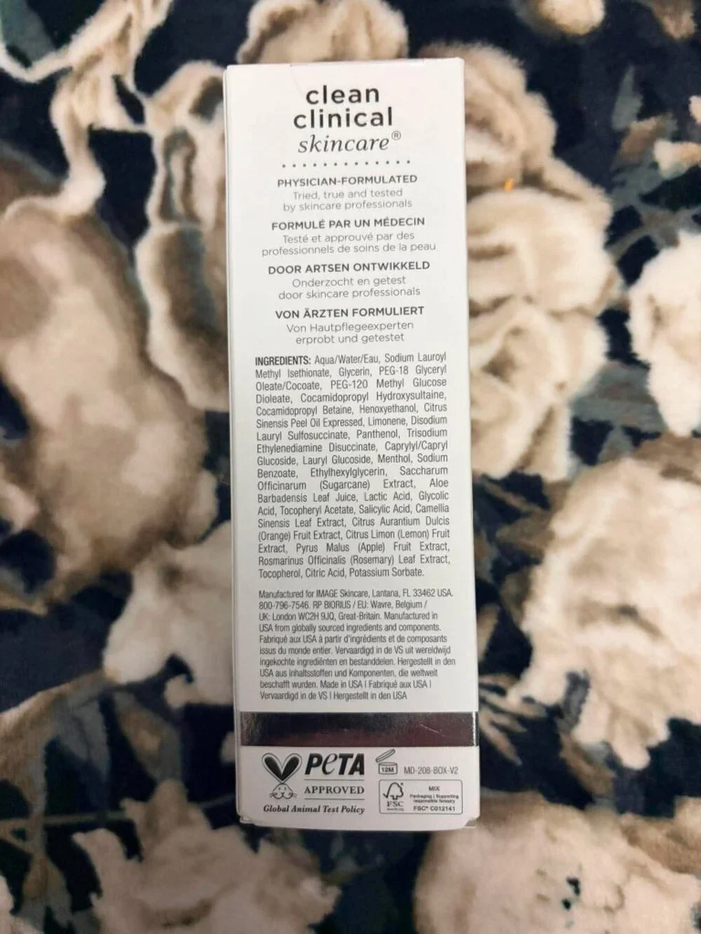 IMAGE MD CLINICAL SKINCARE Restoring Facial Cleanser - Picture 2 of 5